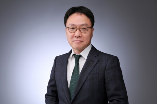 윤 동 춘, 공인회계사, 파트너
